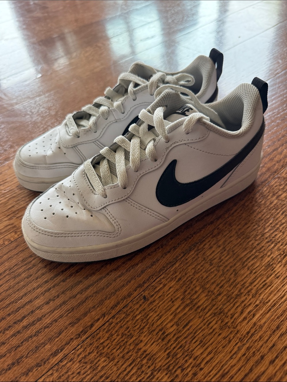 Nike Low Top Sneakers White with Black Swoosh shoes Black Lace 5